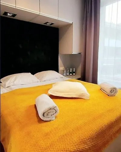 Miodowy Apartament Z Balkonem, Hustawka, Garazem I Faktura