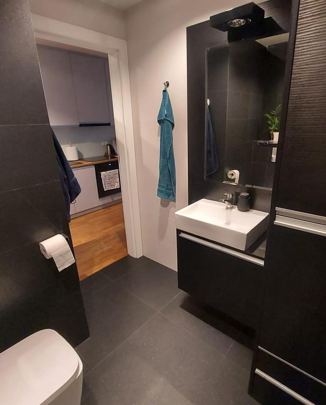 Miodowy Z Balkonem, Hustawka, Garazem I Faktura Apartment *